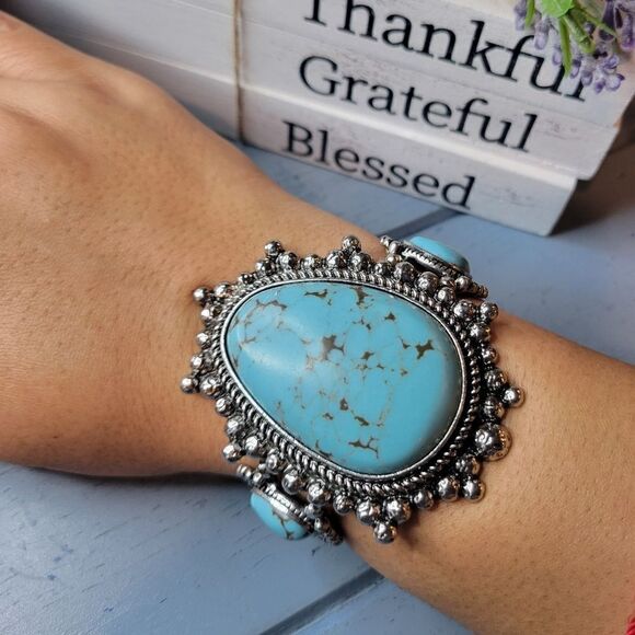 Stretchy faux turqouise fashion bracelet - Picture 9 of 11